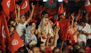 La Tunisie suspend son sort au "dialogue national"