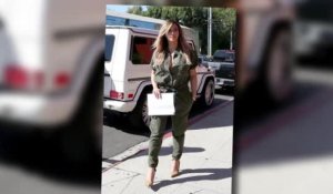 Kim Kardashian porte une combinaison pour aller déjeuner avec Kourtney
