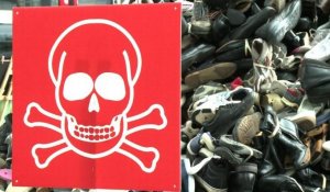 Pyramide de chaussures à Paris contre les mines antipersonnel