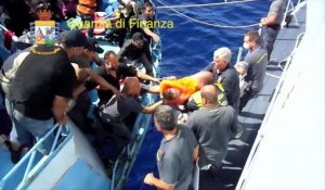 Italie: environ 400 immigrés secourus dans le canal de Sicile