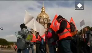 Les salariés d'Alcatel Lucent sortent dans la rue