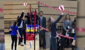 La Duchesse de Cambridge joue au volley en talons