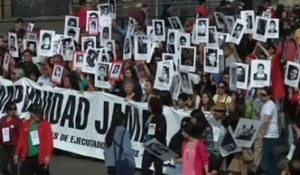 Chili : les familles des victimes de la dictature de Pinochet dans la rue