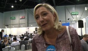 Le "tête à queue" de Fillon n'intéresse pas Marine Le Pen