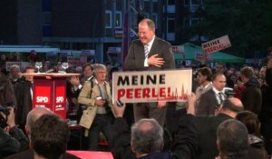 Allemagne: Steinbrück à Hambourg à 4 jours du vote