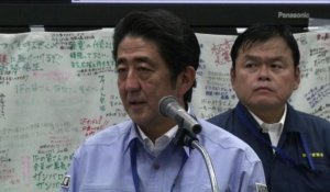 Abe à Fukushima, somme Tepco de régler le problème des fuites