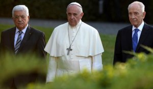 Au Vatican, Peres et Abbas ont prié pour la paix au Proche Orient avec le pape