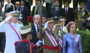 Espagne: Juan Carlos préside sa dernière cérémonie militaire