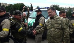 Ukraine: visite éclair du président à Slaviansk