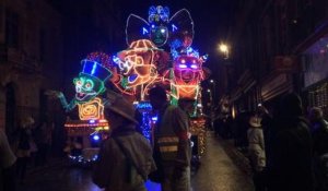 Carnaval des Gais Lurons à Vitré : un défilé nocturne haut en couleurs