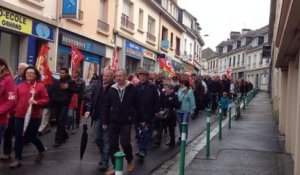 Premier mai : 800 manifestants défilent à Hennebont
