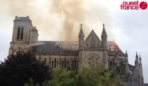  Nantes : La basilique Saint-Donatien en feu