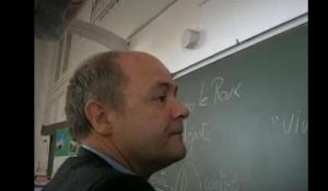 Bruno Le Roux s'improvise professeur d'école