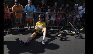 Cinq maillots jaunes contraints à l'abandon après une chute