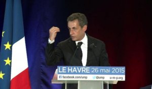 UMP: Sarkozy accuse Hollande d'envoyer ses amis faire un procès