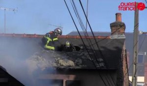 Incendie à Rennes. Un hangar et une maison en feu, ruelle de la Tuilerie