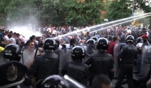 Arménie:la police disperse les manifestants anti-gouvernementaux