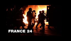 Tirs contre la police, bâtiments en feu à Ferguson - États-Unis