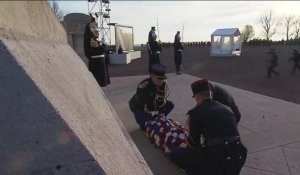 Soldats de 14-18: Hollande inaugure l'"Anneau de la Mémoire"