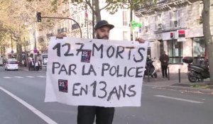 Paris: un collectif interpelle des policiers qui manifestent