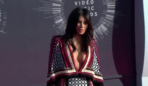 Kim Kardashian fait face aux critiques à cause de sa nouvelle méthode pour affiner sa taille