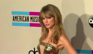 Taylor Swift est la star en or de la pop aux American Music Awards