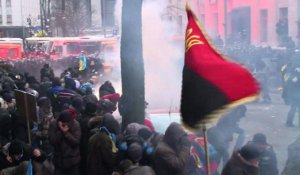 Ukraine: plusieurs blessés en marge d'une manifestation pro-UE