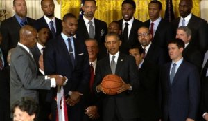 Obama accueille à la Maison Blanche les champions de la NBA