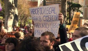 Droit à l'avortement: des milliers de manifestants à Madrid