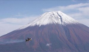 Japon: un Suisse survole le Mont Fuji avec une aile à réaction