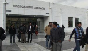 Grèce: deux militants présumés d'Aube dorée jugés