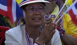 Thaïlande: trêve pour l'anniversaire du roi