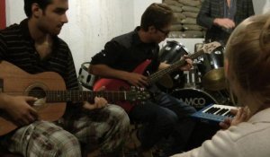 Une école du rock à Kaboul, un nouveau visage de l'Afghanistan