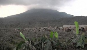 Eruption du volcan Sinabung: plus de 28.000 Indonésiens déplacés