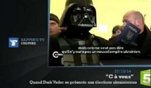 Zapping TV : en Ukraine, Dark Vador n'arrive pas à voter