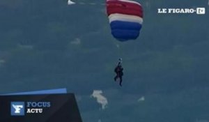 Pour ses 90 ans, George H.W. Bush saute en parachute
