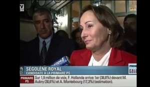 Ségolène Roya,l submergée par l'émotion, pleure en direct