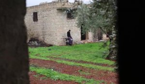 Des rebelles syriens combattent le régime près d'Alep