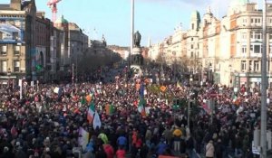 Irlande: des milliers manifestent contre la facturation de l'eau