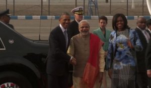 Barack Obama accueilli en Inde par Narendra Modi