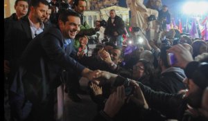 En images : "Bonne nuit Mme Merkel", Athènes fête la victoire de Syriza