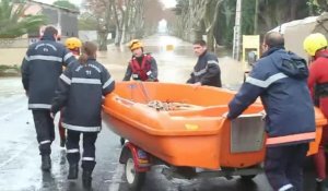 Inondations dans le sud: des habitants évacués à Sigean (Aude)