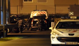 Attentat à "Charlie Hebdo" : un des suspects entendu, deux frères recherchés