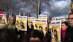 Lyon: des milliers de personnes dans les rues