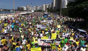 Brésil: manifestation anti-Rousseff à Rio