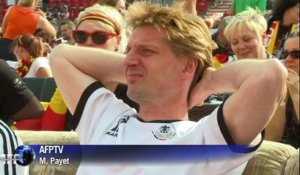 Coupe du Monde: des supporteurs installent leurs canapés dans des stades à Berlin