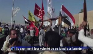 Irak: des membres de tribus défilent à Bagdad