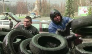 Ukraine: deux bâtiments officiels envahis à Gorlivka