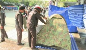 Thaïlande: la police tente de reprendre des sites occupés par les manifestants