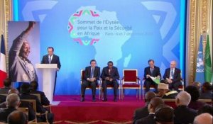 Mandela: l'hommage d'Hollande au sommet franco-africain de Paris
